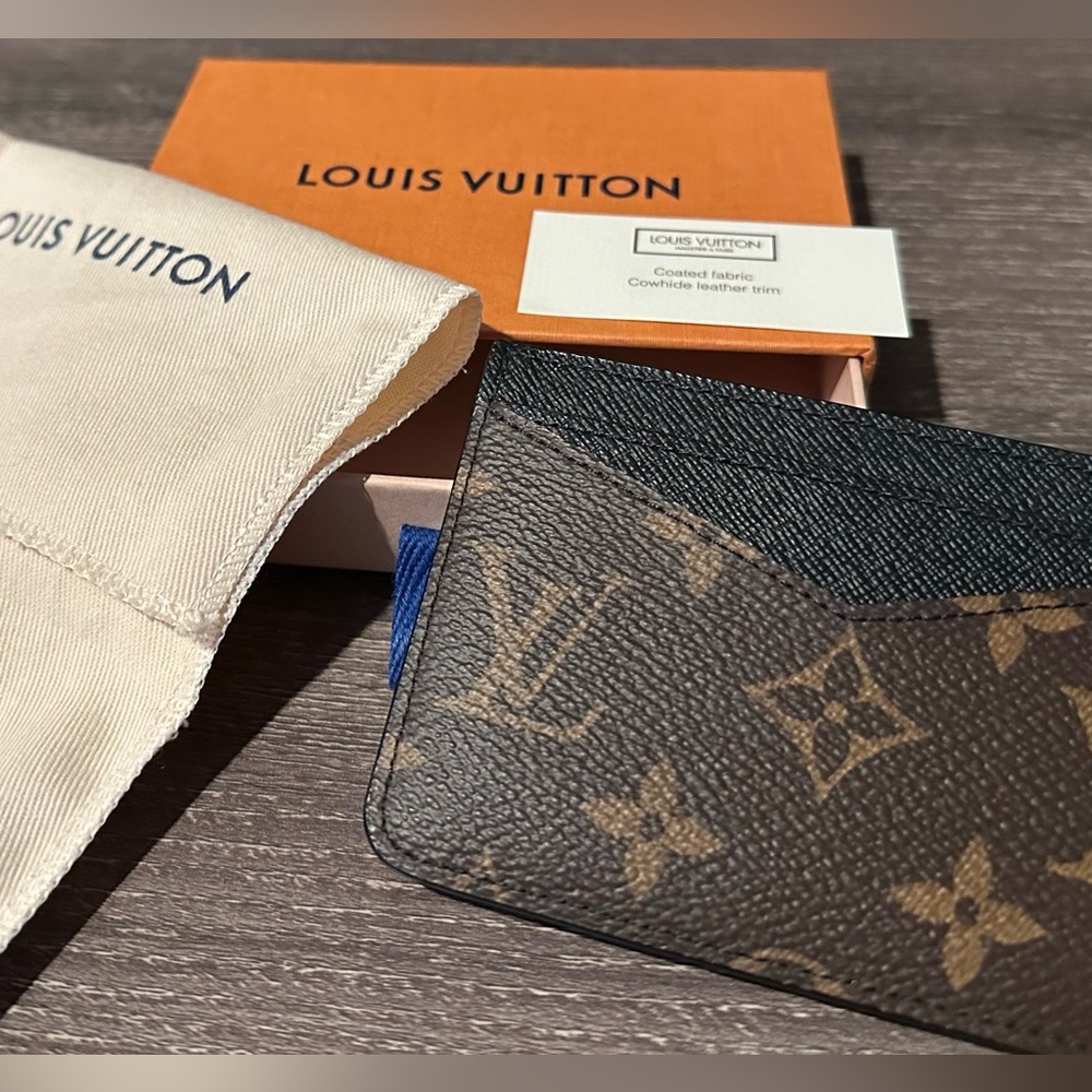 Louis Vuitton Card Holder/Wallet